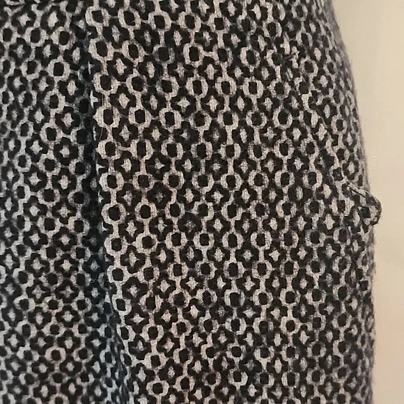 Yves St. Laurent Black and White Patterned Wool Pencil Skirt - Picture 5 of 15